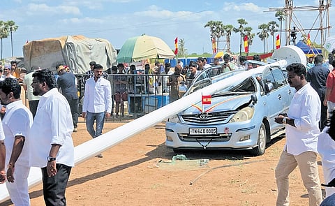 A 100-foot flagpole crashed on a parked car at the venue and broke when cadres were trying to erect it. However, no one was injured in the incident