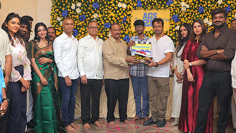 The cast and crew of AGS 28