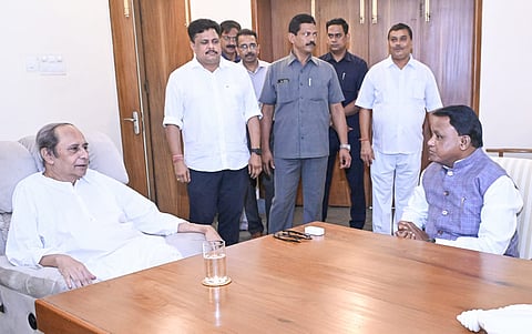 Chief Minister Mohan Charan Majhi on Saturday called on Leader of Opposition and former Chief Minister Naveen Patnaik at the latter’s residence, Naveen Nivas.