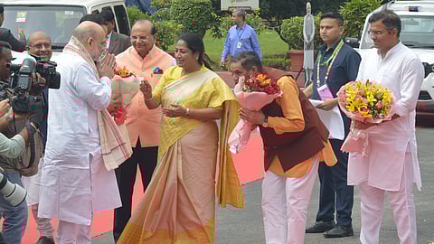 CM Rekha Gupta receives Home Minister Amit Shah at Assembly.