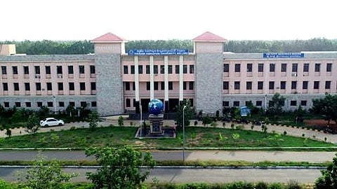 Vikrama Simhapuri University, Nellore.