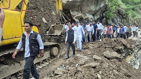 Authorities have arranged additional buses to evacuate the remaining pilgrims, with 40 more buses requested.