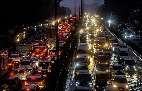 According to the expressway control room, the Mumbai-bound traffic was diverted onto the Pune-bound carriageway for about a 2-km stretch due to the gas tanker accident that occurred on Tuesday evening.
