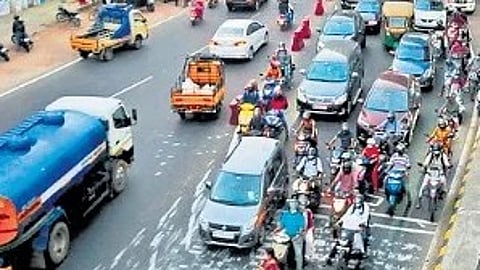 The government is also planning to prepare a proposal for a link road from Angamaly to Thuravur as a long-term measure.