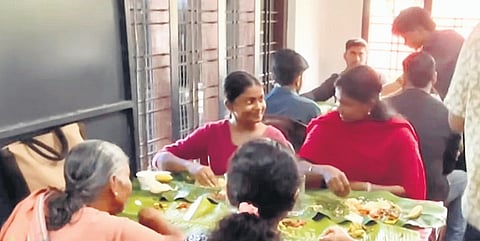 People having sadya at the Kalpetta eatery.