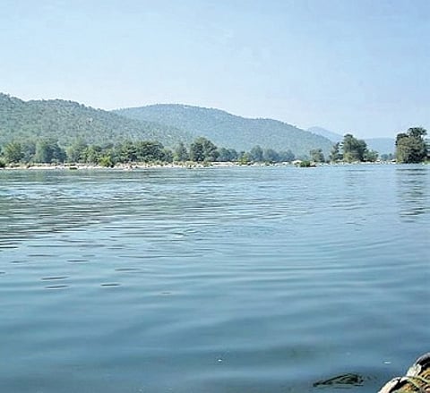 The Upa Lokayukta has stated that hotels, resorts and other buildings on the periphery of Cauvery river alongside the Bangaradoddi dam have been constructed illegally.