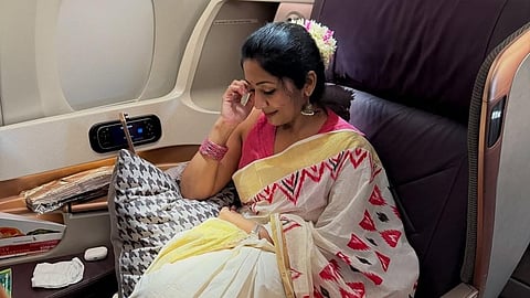 The actor said that she had carried a 15cm-long jasmine flower garland gifted by her father right before she left on her trip to Australia.