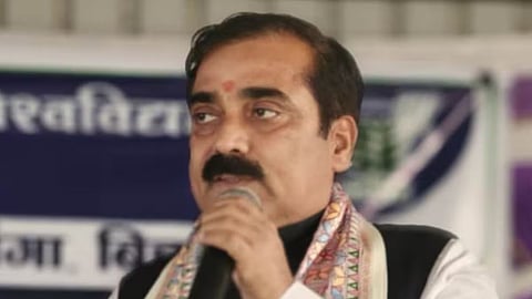 The complainant alleged that Minister Jibesh Kumar threatened him with dire consequences, and his mobile phone and camera were snatched and damaged.