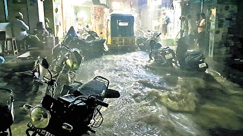 In another incident at Kotthapeta Ramapuram, floodwater entered an autorickshaw carrying private school children.