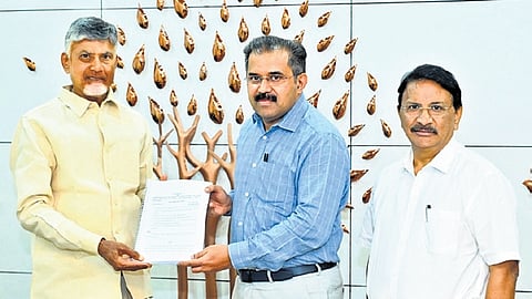 Honourable Chief Minister Sri N Chandra Babu Naidu today released the booklet of all the Telugu GOs issued.