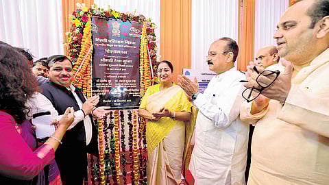 Delhi Chief Minister Rekha Gupta laid the foundation stone of Delhi’s first multi-level electric bus depot at Hari Nagar on Monday.