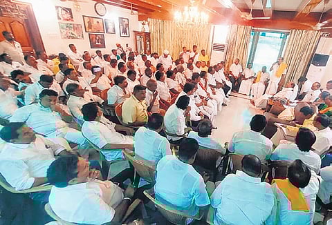 A meeting of the PMK district secretaries, district presidents and state administrators was held at Thailapuram.