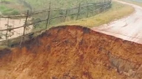 The collapsed approach road of the main canal of Deo Irrigation Project.