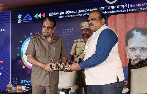 Lt. Governor K Kailashnathan (L) and SD Dayanand Scientist-F / Senior Director & Head Bureau of Indian Standards, Chennai.