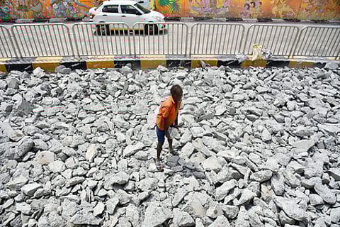 The association claimed that the situation has become so dire that contractors switch off their phones during the Gauri-Ganesh festival, Dasara, and Deepavali as workers demand their dues and festival bonuses.