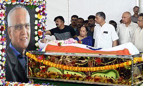 Family members of S. L. Bhyrappa who passed away yesterday in Bengaluru on Thursday.