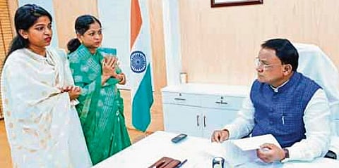 Sahu’s wife, Sushama Sahu, and their daughter Lipika Sahu submitted a memorandum expressing doubt over Sahu’s suicide in jail.