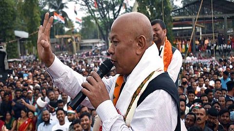 A delegation of the BPF, led by party president Hagrama Mohilary, met Governor Lakshman Prasad Acharya at the Raj Bhavan in Guwahati.