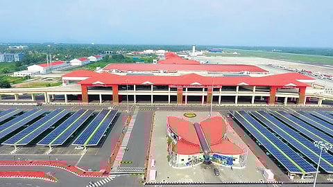 At present, passengers need to stand in queue at immigration counters for examinations, including scans of all 10 fingers, with an average wait time of four-five minutes per passenger.
