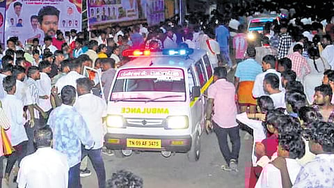 Eeswaramoorthi sustained injuries and was admitted to a private hospital in Karur.