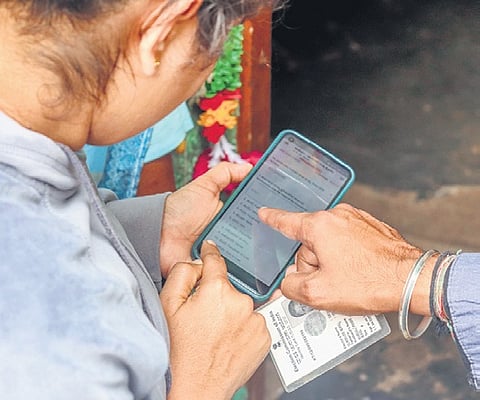 By the end of the first day, only 22,141 surveys had been completed across the five corporations under the Greater Bengaluru Authority limits.