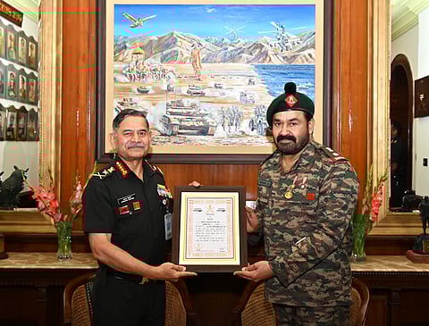 Army chief General Upendra Dwivedi with Mohanlal (Photo | Indian Army)