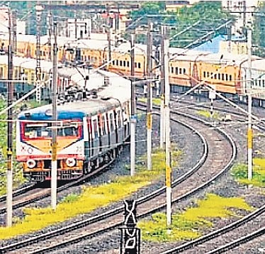 About Rs 410 crore is required to acquire land for this stretch of the track. It is estimated that a total of Rs 513 crore is required to complete the land acquisition for Sabari Railway in Ernakulam district.