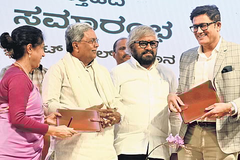 Chief Minister Siddaramaiah, Forest Minister Eshwar Khandre, and former cricketer Anil Kumble take part in the 71st Wildlife Week celebration organised by the forest department in Bengaluru on Wednesday