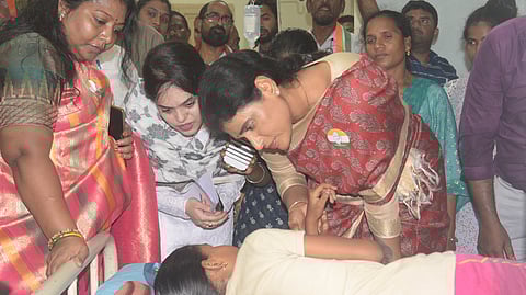 Andhra Pradesh Congress Committee (APCC) president YS Sharmila Reddy paid a visit to KGH in Visakhapatnam on Tuesday, where students Tribal Girls School at Kurupam are undergoing treatment for jaundice.