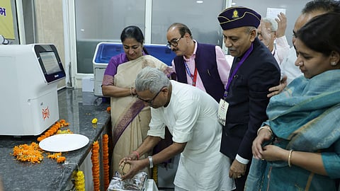 The Chief Minister expressed these views at the inauguration ceremony of the Free Dialysis and Thalassemia Testing Centre, organised by the Sewa Bharti Diagnostic and Dialysis Centre in Ashok Vihar on Tuesday.