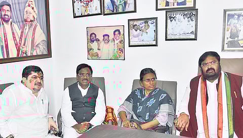 AICC state in-charge Meenakshi Natarajan, ministers Ponnam Prabhakar and G Vivek with senior Congress leader Anjan Kumar Yadav at his residence in Hyderabad on Friday