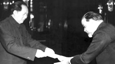 KM Panikkar with Mao Zedong