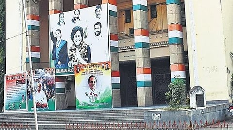 The latest storm blew up when Transport Minister Ponnam Prabhakar, at a public event also attended by Labour Minister Vivek Venkataswamy, made snide remarks about his Cabinet colleague Adluri Laxman Kumar.