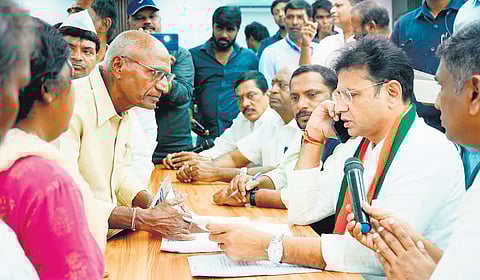 IT and Industries Minister Sridhar Babu receives petitions from the
public at Gandhi Bhavan, Hyderabad on Wednesday