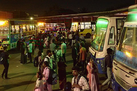 Special buses are operated from the bus stands at Singanallur, Sulur, Gandhipuram Central Bus Stand and Mettupalayan Road.
