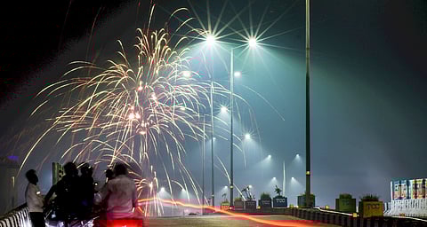 Smog blankets city roads in Tiruchy on Deepavali night