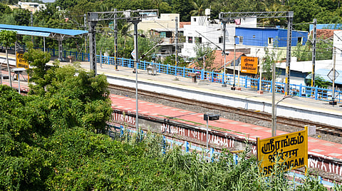 Passengers complain of inadequate lighting on Platforms 3 and 4 of Srirangam railway station.