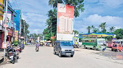 Kaniyampuzha road near Vyttila Mobility Hub