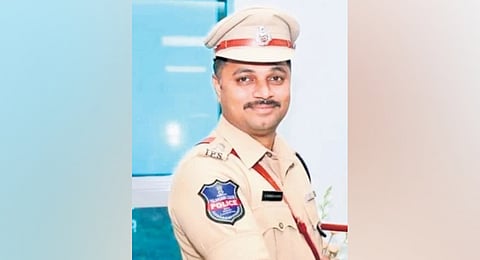 DCP foils snatching bid, shoots rowdy in Telangana