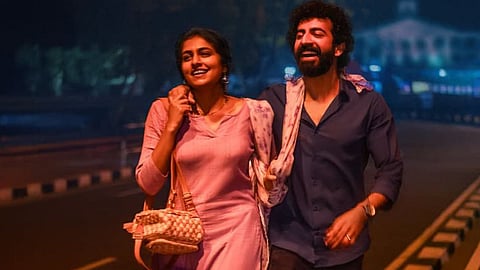 Zarin Shihab (L) and Roshan Mathew (R) in ithiri Neram