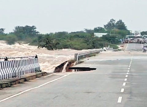 In Kondamallepally’s Gaurikunta Tanda, floodwater entered houses, isolating residents.