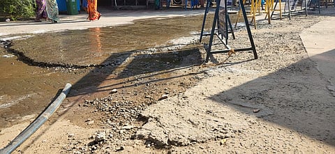 Despite the hospital’s central location within the city, no measures have been implemented to resolve the issue.