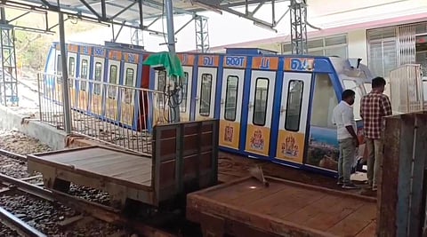 The winch is of great help to the elderly and children climb ascend the hill.