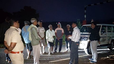 Forest department officials conducting an inquiry at Sulegali village in Khanapur taluk.