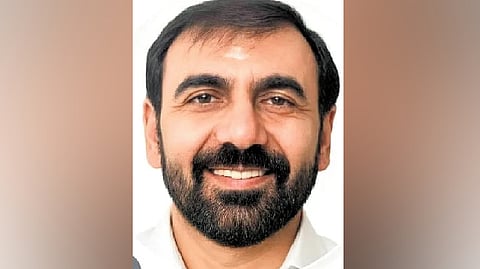 Meanwhile, the SIT interrogated former Travancore Devaswom Board (TDB) president N Vasu on Sunday in connection with the ongoing probe.