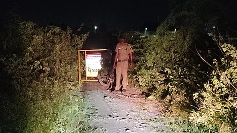 The incident happened at an isolated location in Thudiyalur, where a special police team attempted to corner the suspects.