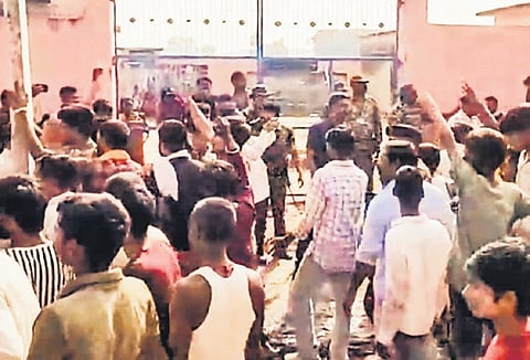 Bihar: Dy CM, Tejashwi aide spar in Lakhisarai