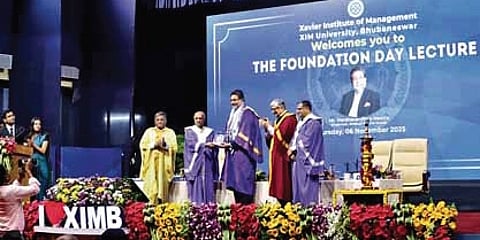 Harshavardhan Neotia being conferred with honorary doctoral degree.