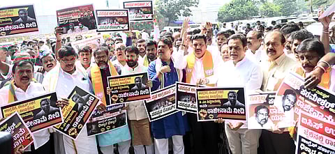 BJP leaders including LOP Ashoka & others attempted to lay siege to CM Siddaramaiahs house. They protested against security lapses at Parappana Agrahara Central Prison where prisoners are seen wit mobiles & TV in Bengaluru on Monday.