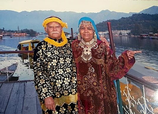 Ramaswamy Hariharan and Vedavalli H at Dal lake